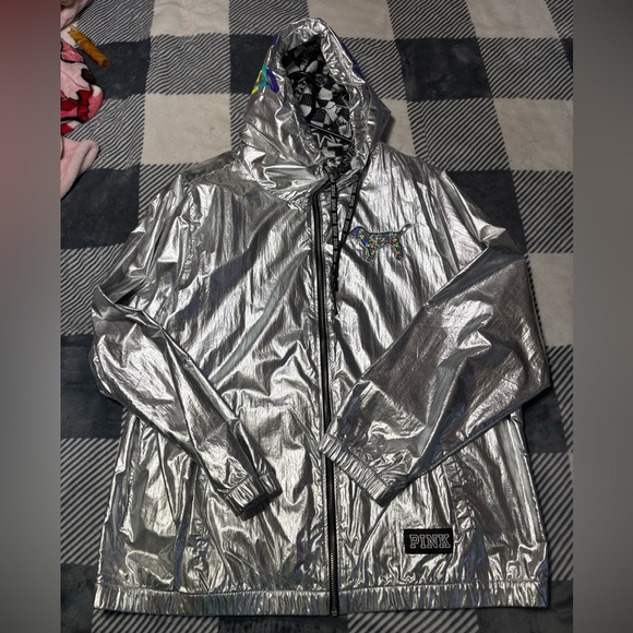 VS Fashion Show Anorak - Picture 7 of 8